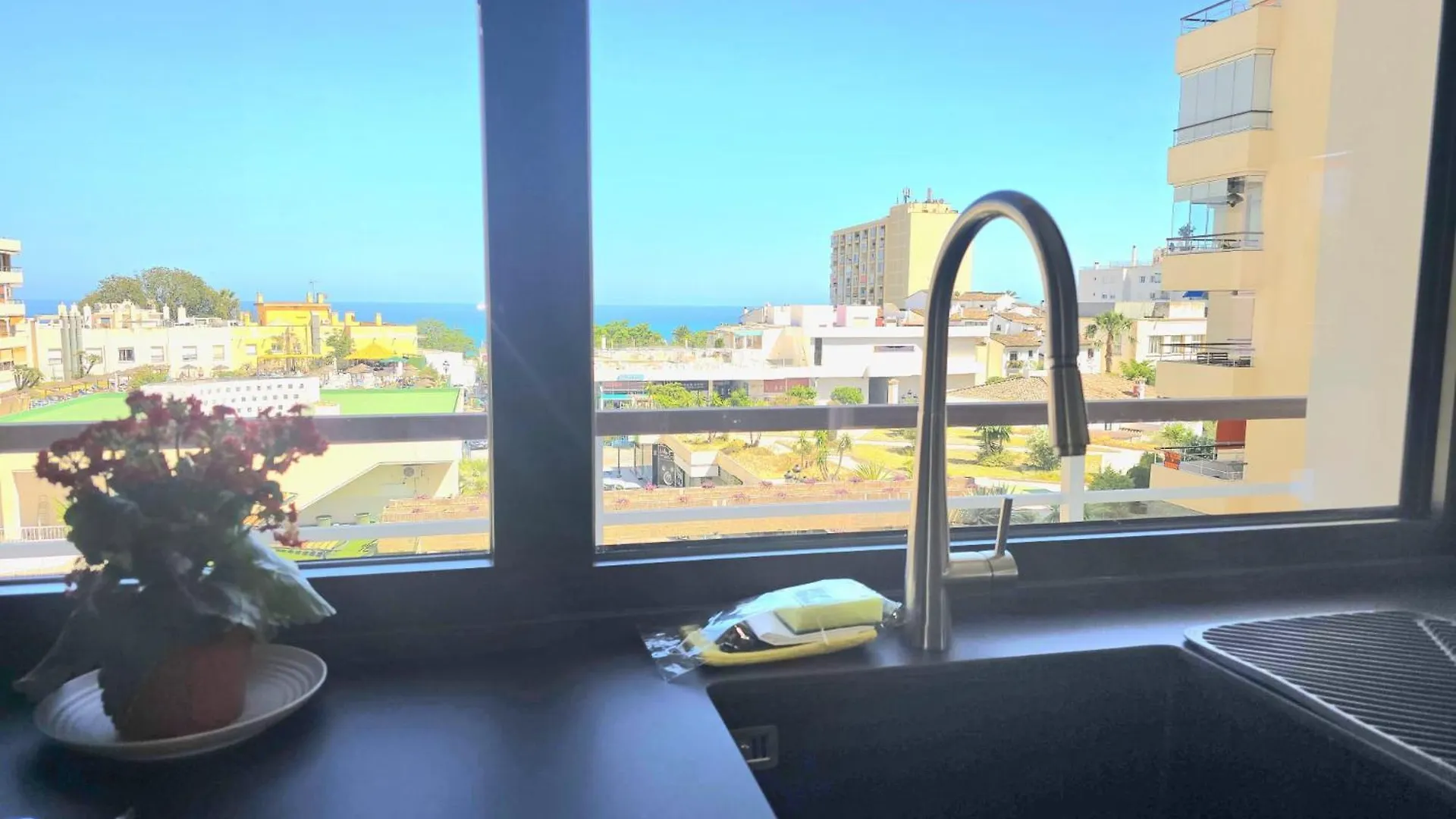 Rivendale 2 Bedroom 2 Bathroom With Balcony And Sea Views In The Nogalera Complex By Namaste Elite Torremolinos Apartment