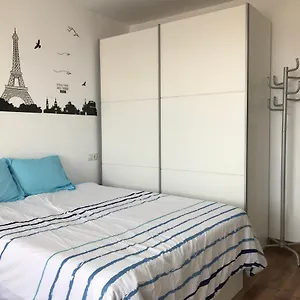 LOFT Estudio Reformado en TORREMOLINOS Centro a 10 minutos Playa Apartamento