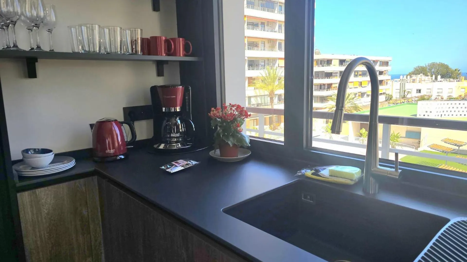 Rivendale 2 Bedroom 2 Bathroom With Balcony And Sea Views In The Nogalera Complex By Namaste Elite Torremolinos 0*,  España